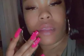 country girl with a natural bo... - Image 1