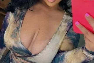 Outcalls and Car Dates - Image 3