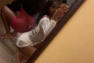 Ask about my 2 girl special😘 -... - Image 2