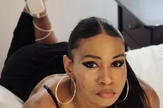 Extremely alluring, petite, an... - Image 3