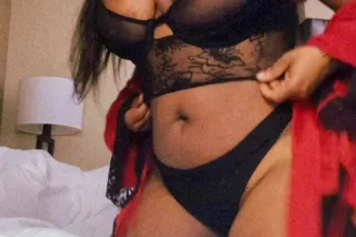 Amoni 💋 Your Favorite Chocolate Goddess 🍫✨Busty 38DDD • Thick • Curvy • 5’2 • Big Booty 😋Soft, sweet, freaky & loves to have fun 😘💦Always clean, smells amazing & 100% discreet ✨ - Image 10