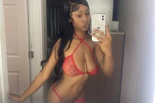 ur fav distraction 😻 - 20 - Image 1