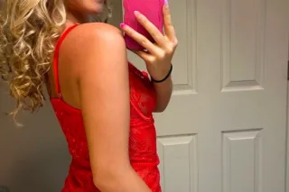 🔥✨ LUXURY 25YO BOMBSHELL 💋 INC... - Image 1