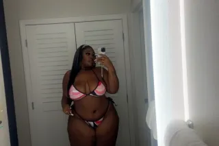 THICK PORNSTAR⭐2 Girl Availabl... - Image 1