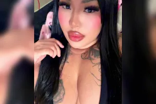 💋💕Bouncy Titts with A Big Soft... - Image 1