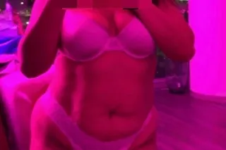 THICK LATINA BABE - 21 - Image 2