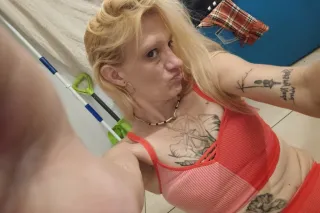 oops slippery when wetI - Image 3