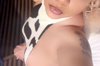 Hot mamasita sexy & sweet 🍓💕Le... - Image 2