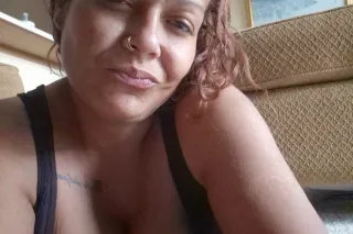 Newbie 4"11" cutie - 40 - Image 1