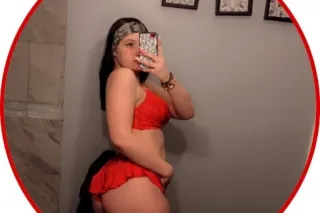 ❤️❤️💦 SEXY BRUNETTE BOMBSHELL💦... - Image 1