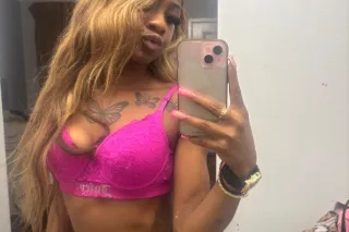 Slim thick & Petite🍫 Come Drow... - Image 3