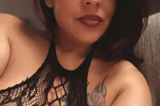 Latina Milf available for incall only - Image 10