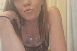 Hey gentleman you are in for a treat ( yumny ). I have a wonderful sexy little friend that loves it when i lickollooʻĥ - Image 8