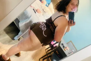 she is and will always be your favorite pawg - Image 8