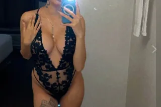 Magical Mia Avail NOW 😉 - 24 - Image 2