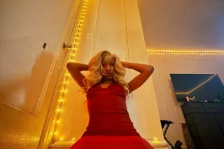 IN TOWN FOR THE WEEKEND Mistre... - Image 4