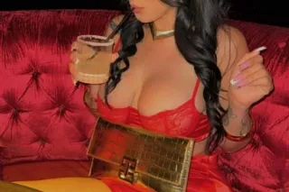 Jaw dropping 🤤 Classy but Spicy Latina Available Now. - Image 9