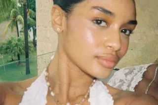 🍒 SENSUAL BOMBSHELL - 24 - Image 1