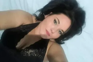 Super Thick Cougar 💋 weekday s... - Image 3