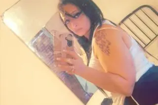 Italian Bombshell - 40 - Image 1