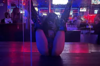 VISITING FROM VEGAS🥂SLIPPERY WHEN WET💦💦💦 - Image 1