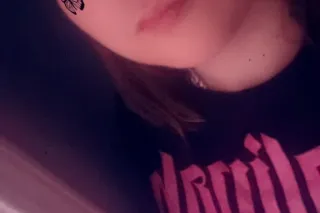 Snow Bunnies Twerkin That Ass ... - Image 1