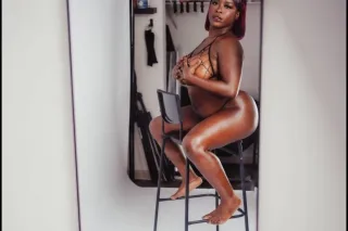 Facetime shows come watch me a... - Image 1