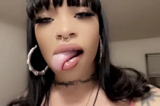 VIRAL HOTTIE!!!! CARDATES Spec... - Image 2