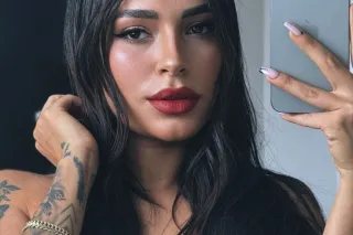 beautiful Latina - Image 6