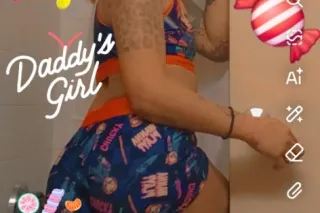 Pretty Little Thing - 40 - Image 2