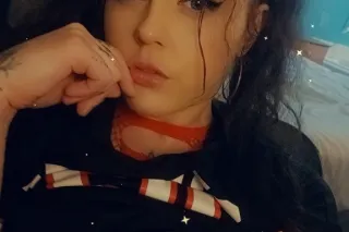 I HAVE A FRIEND TOO 💋Throat go... - Image 1