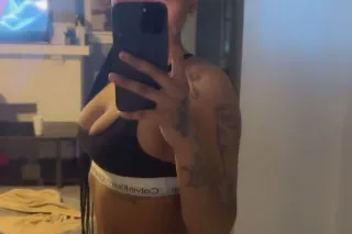 Slim Waist 🍑 with a pretty fac... - Image 4