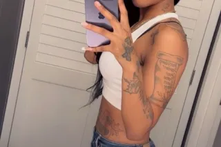 Slim Waist 🍑 with a pretty fac... - Image 1