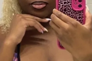 Your Favorite Playmate🎀💋 - 19 - Image 1