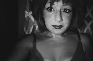 ❤ Beautiful Brunette , short, ... - Image 4