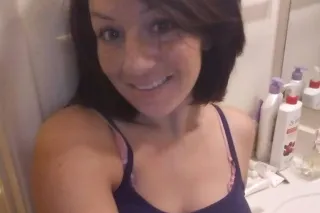 ❤ Beautiful Brunette , short, ... - Image 1