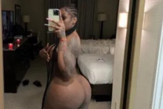 t foxie chocolate Ebony 🍑 t--s girl 💦💦 - Image 1