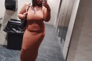 pretty thicke chocolate 🥰 Sund... - Image 3
