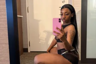 Petite Pretty Freak Doing Inca... - Image 4