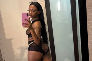 Petite Pretty Freak Doing Inca... - Image 1