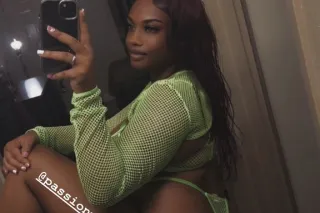 🌹Throat Hugs, A Nice Butt, and... - Image 2