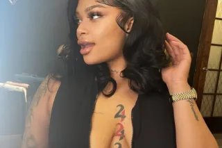 $500 hour special 💎Freaky with a Fat Ass 🍑Pretty Feet 👣 Pink Shaved Pussy 🌷Thick thighs - Image 6