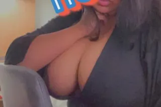 Sexy Asian Baddie 🥰 SPECIALS💦💦... - Image 2