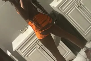 new here 🫧 babydidwhat 🌺 petite treat 🫦 - Image 7
