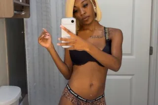 NEW IN TOWN slim baddie availa... - Image 1