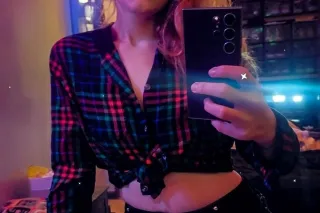 💜 Let This Sexy Goddess Start ... - Image 4