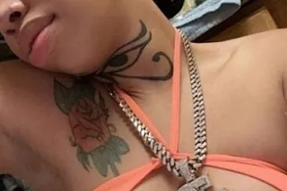 Eat my pussy or anal fuck my a... - Image 2