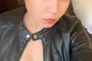 Getting GILF y with it. Dixon ... - Image 3