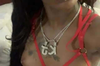 💦ALERT ALERT ALERT YOUNG AD SW... - Image 1