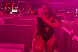 OUTCALL DATES - 20 - Image 1